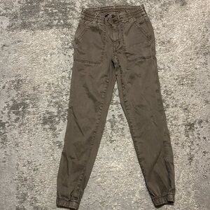 American Eagle Women’s Size 8 Reg Green Jean Joggers Double Button Pull On Baggy